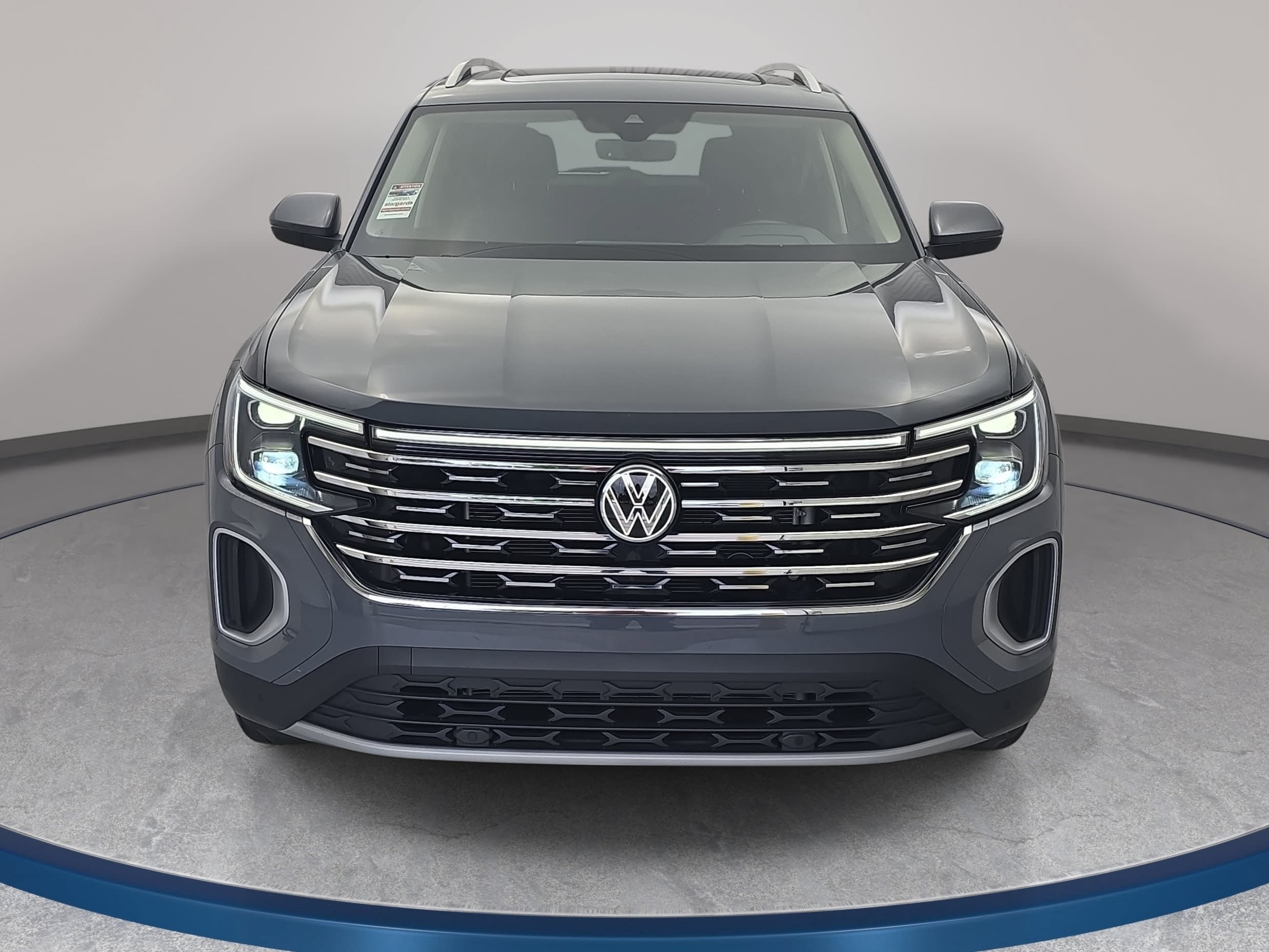 Used 2026 Volkswagen Atlas SEL AWD/4WD image 2