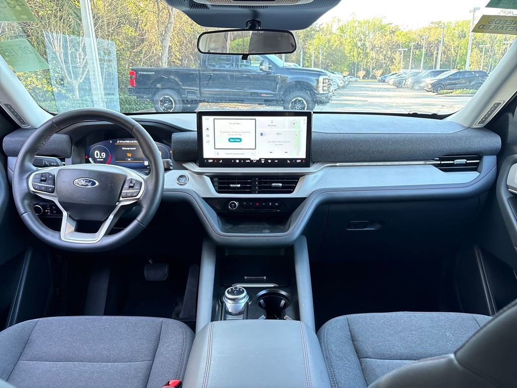 Used 2025 Ford Explorer Active image 7