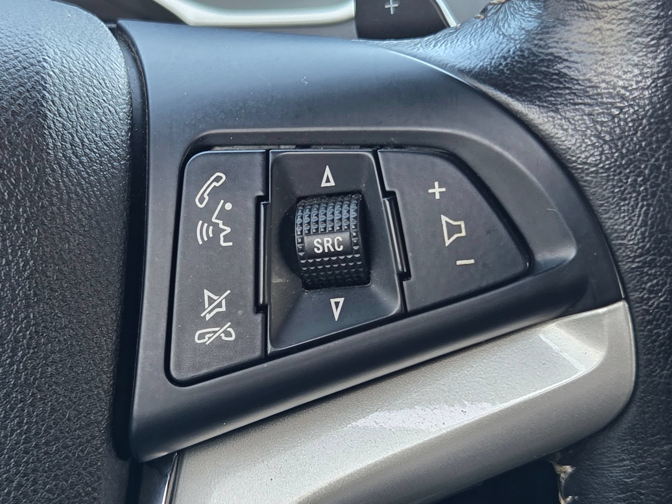 Used 2015 Chevrolet Camaro LT RWD image 28