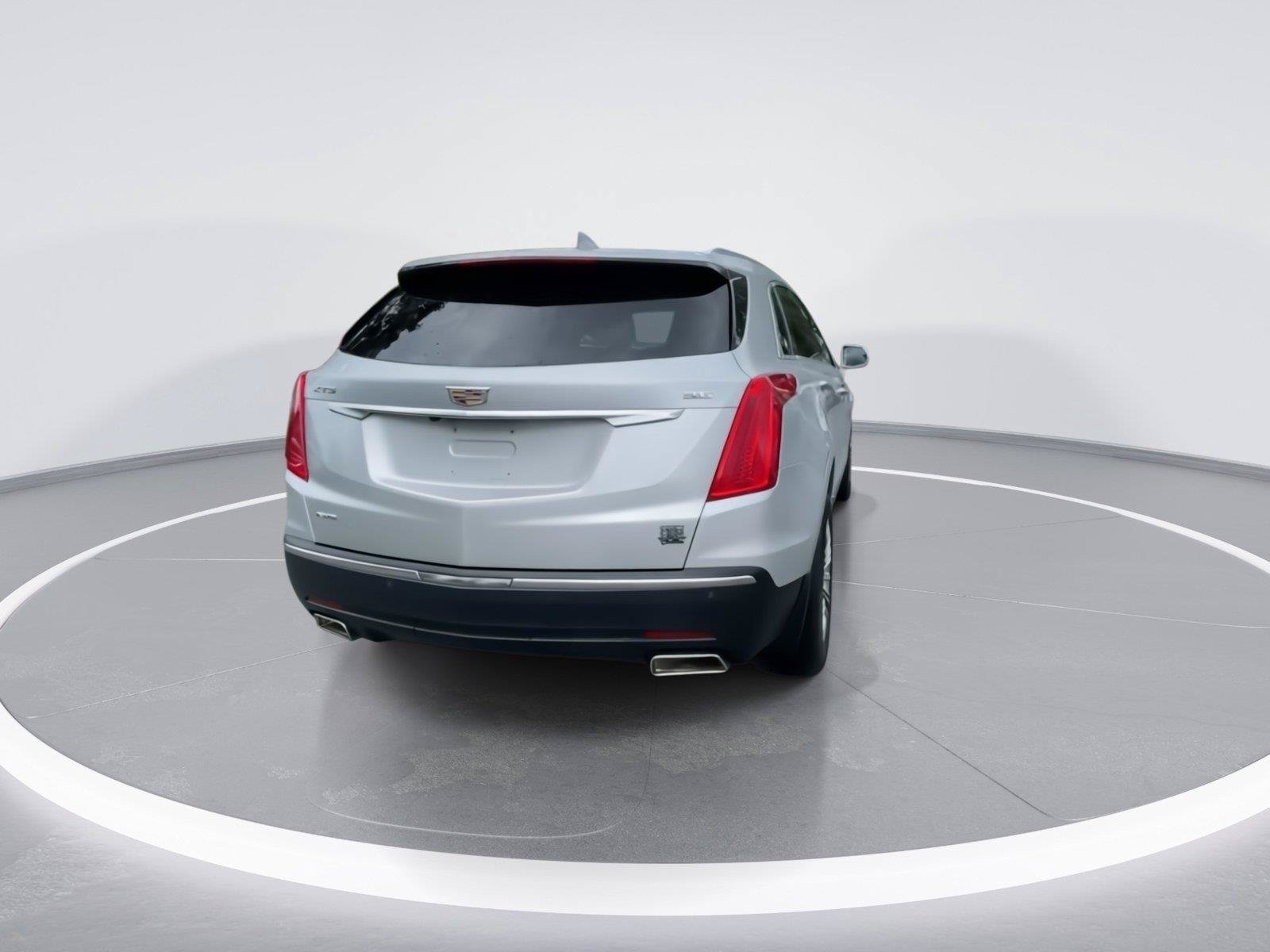 Used 2017 Cadillac XT5 Luxury w/ Driver Awareness Package AWD/4WD image 7