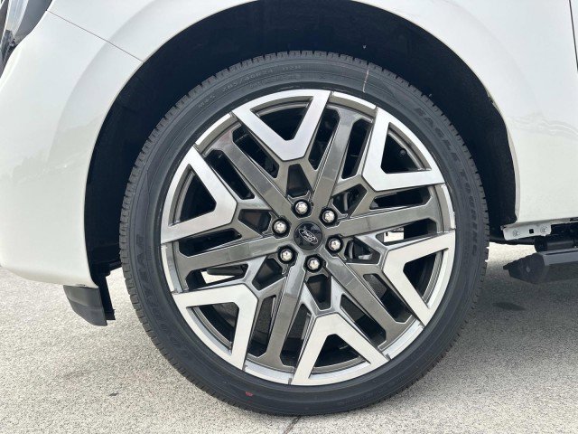 New 2026 Ford Expedition Max Platinum w/ Platinum Ultimate Package AWD/4WD image 11