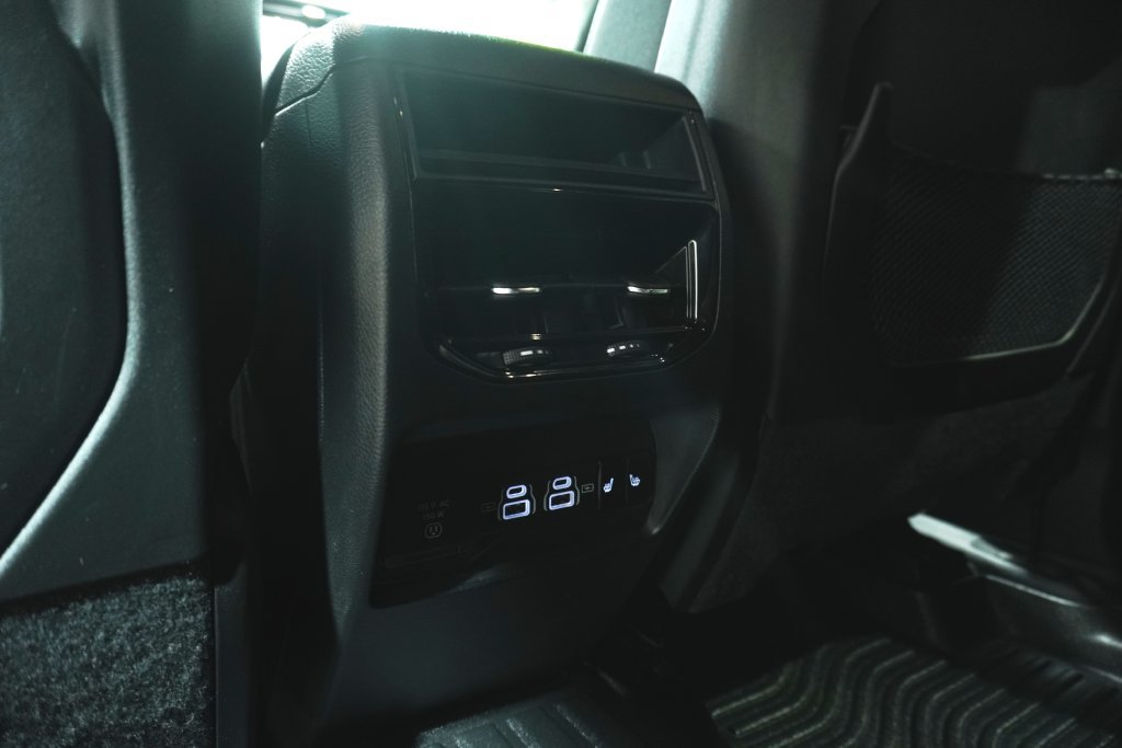 Used 2025 Jeep Grand Cherokee Limited AWD/4WD image 15