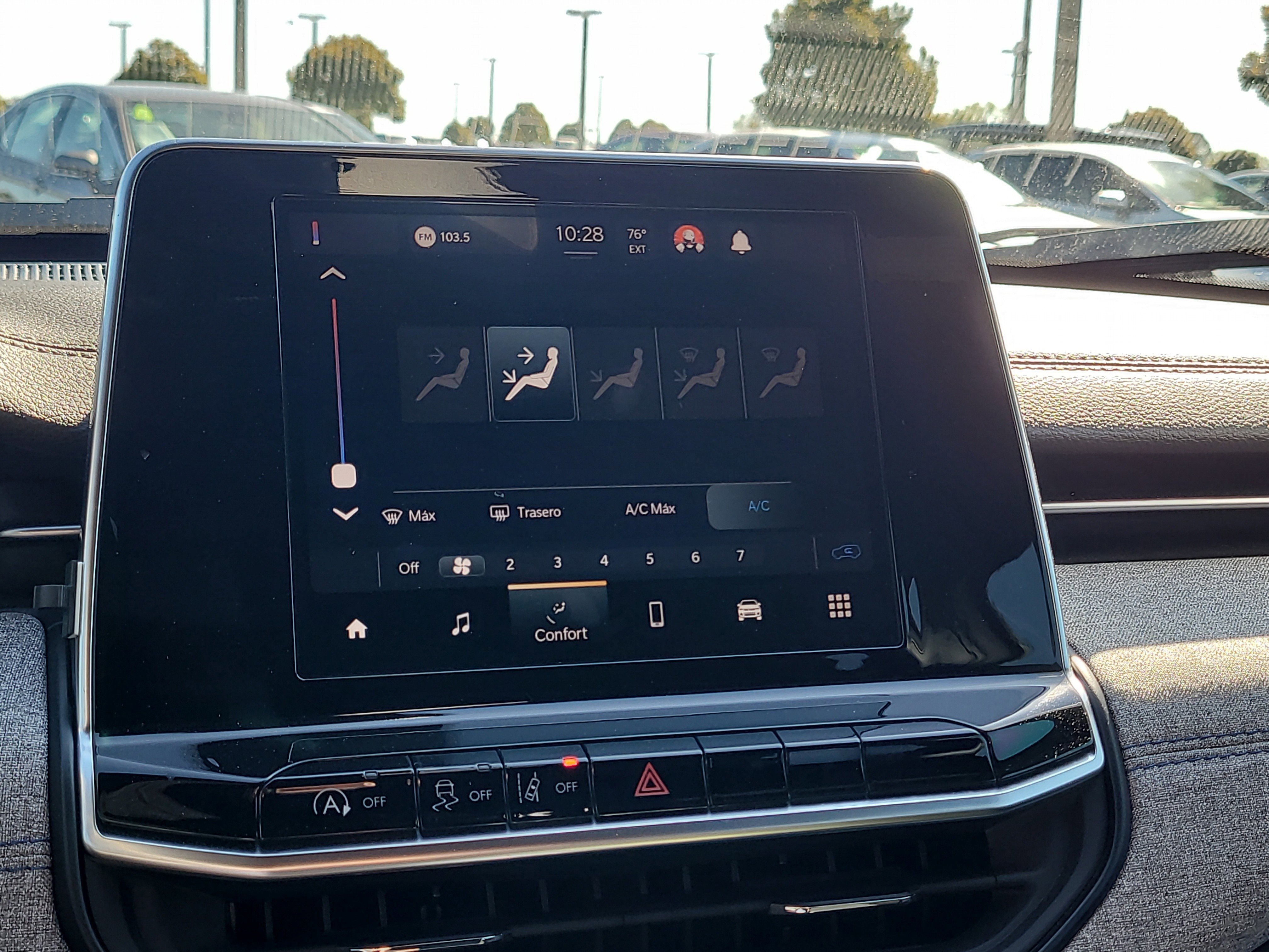 Used 2025 Jeep Compass Sport image 23