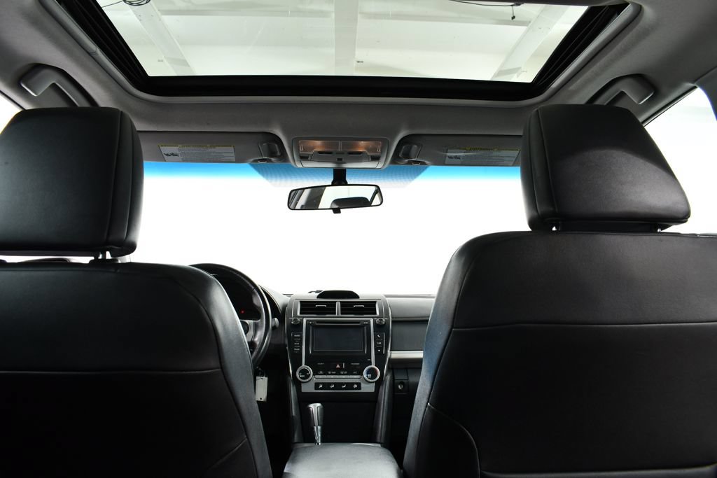 Used 2012 Toyota Camry SE FWD image 17