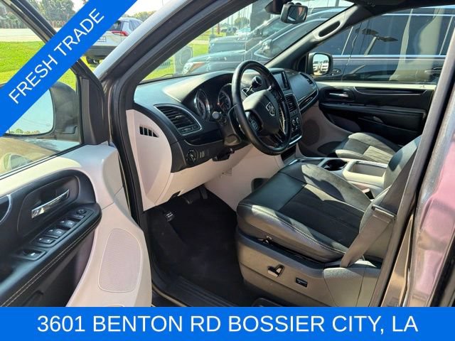 Used 2020 Dodge Grand Caravan SXT FWD image 27