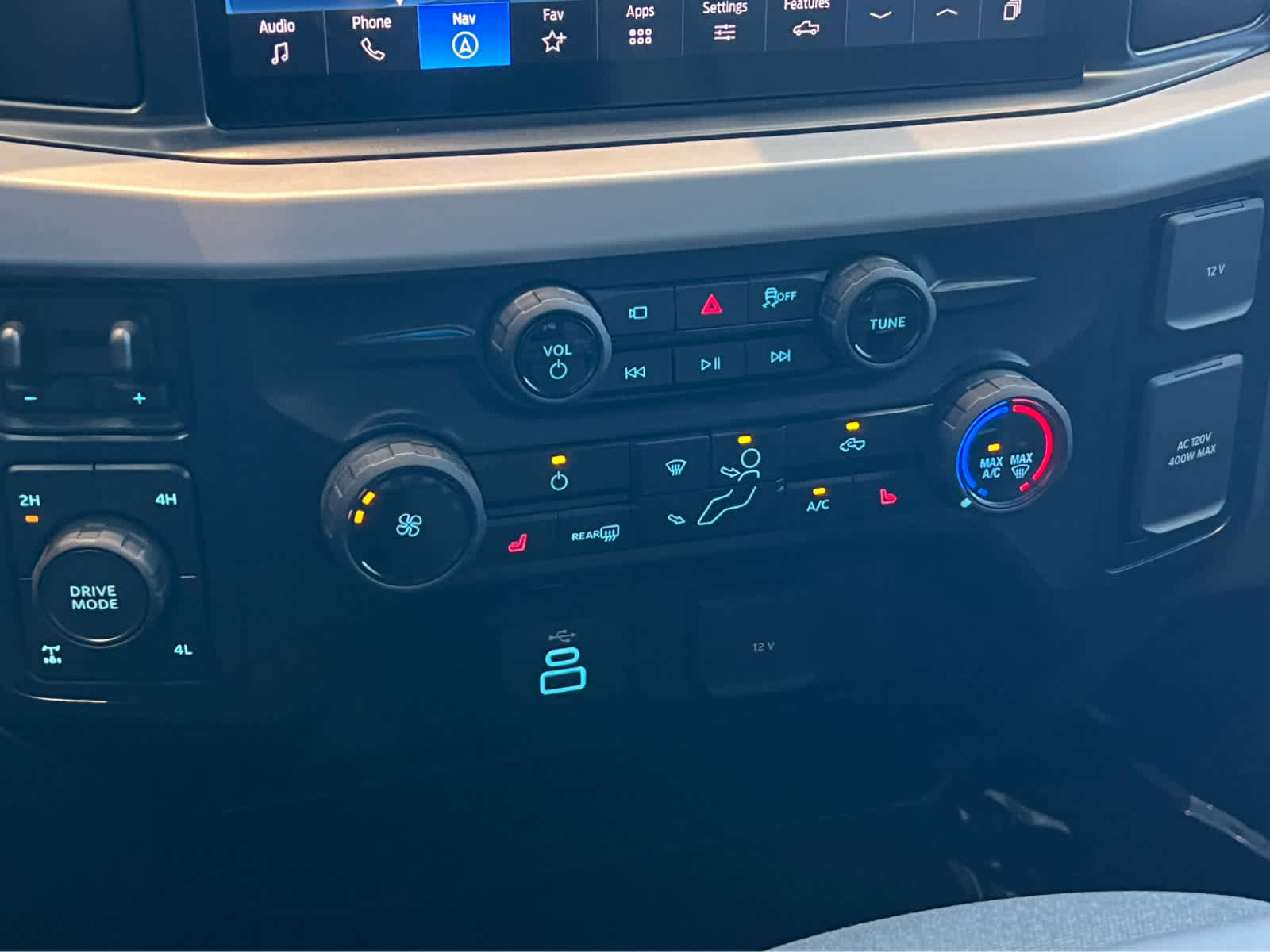 New 2026 Ford F350 XLT w/ XLT Premium Package AWD/4WD image 35