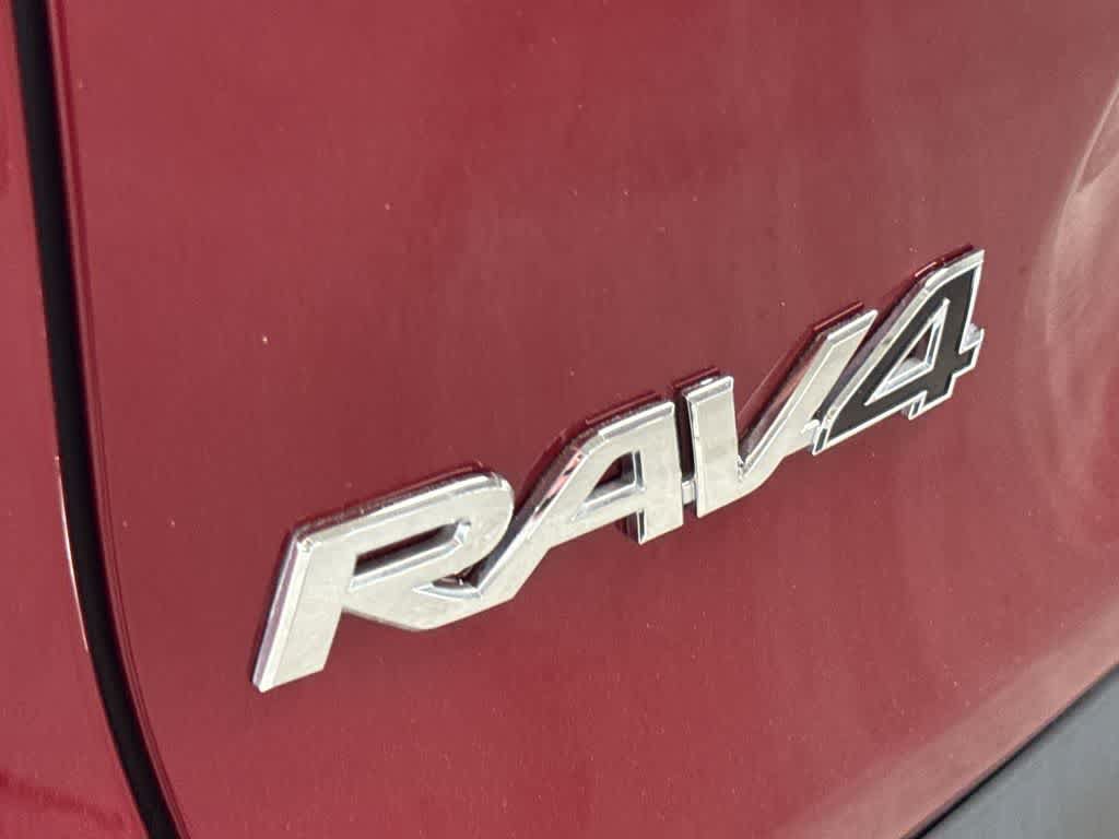 Used 2024 Toyota RAV4 XLE w/ Convenience Package FWD image 10