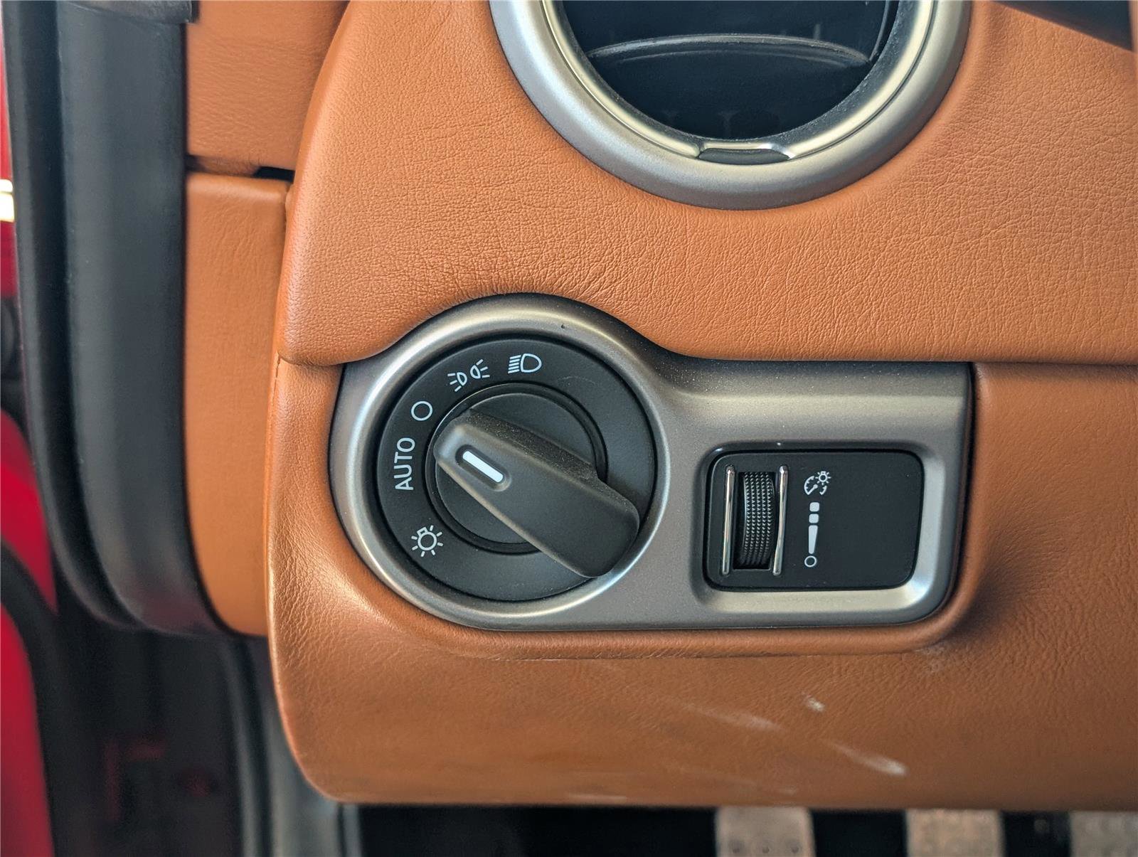 Used 2013 SRT Viper GTS w/ GTS Laguna Interior Pkg image 22