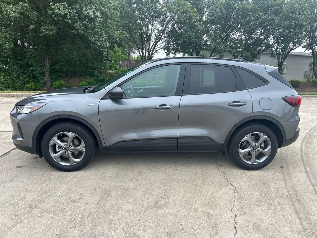 Used 2025 Ford Escape ST-Line AWD/4WD image 2