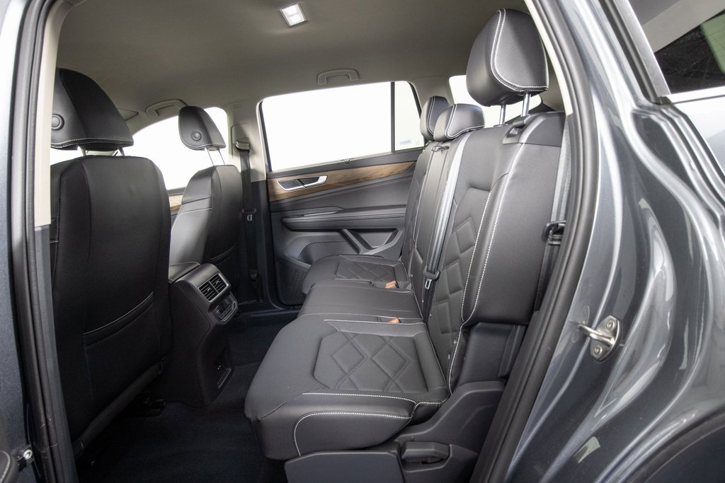 Used 2025 Volkswagen Atlas SE image 7