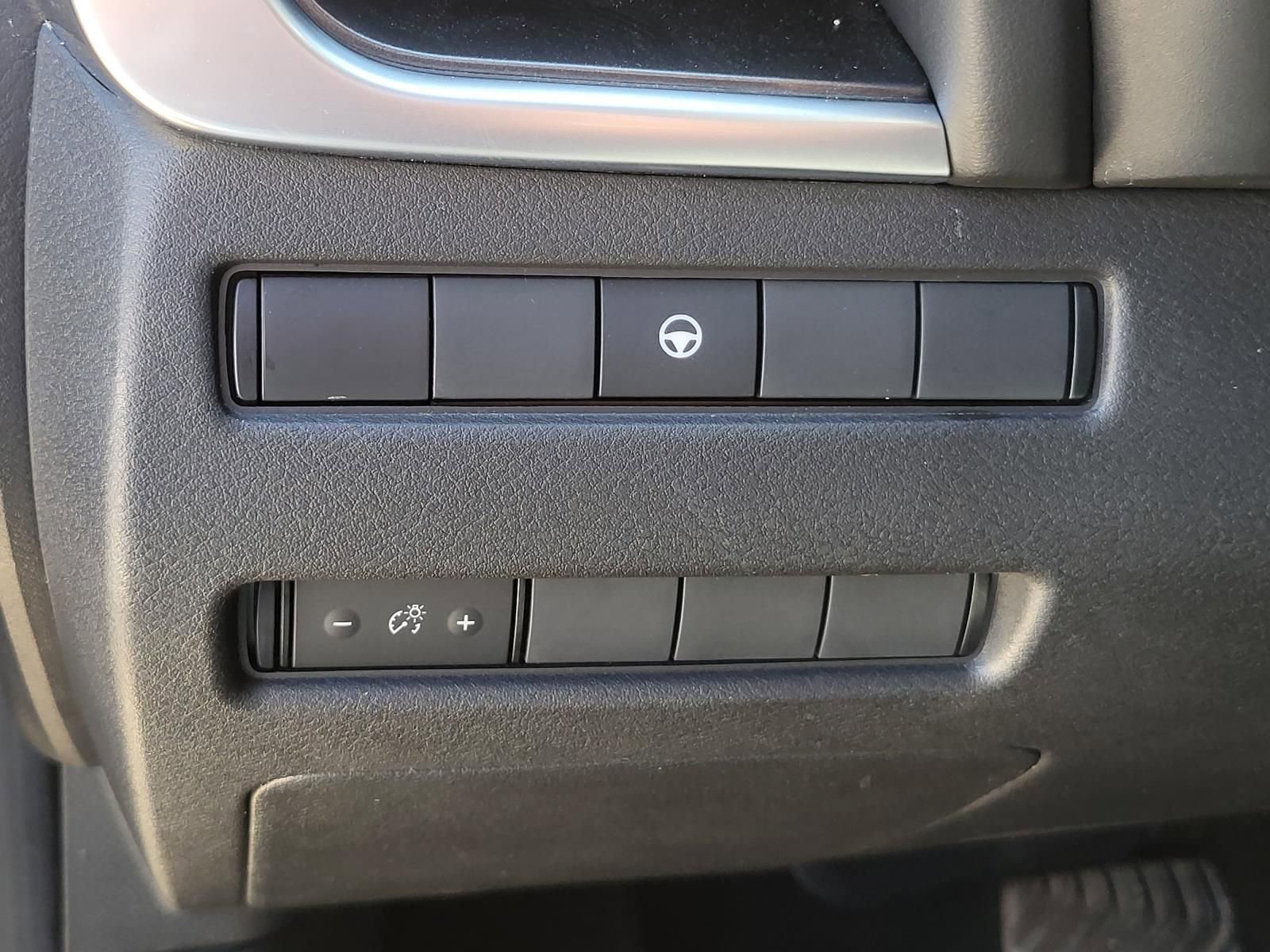 Used 2023 Nissan Rogue SV image 25