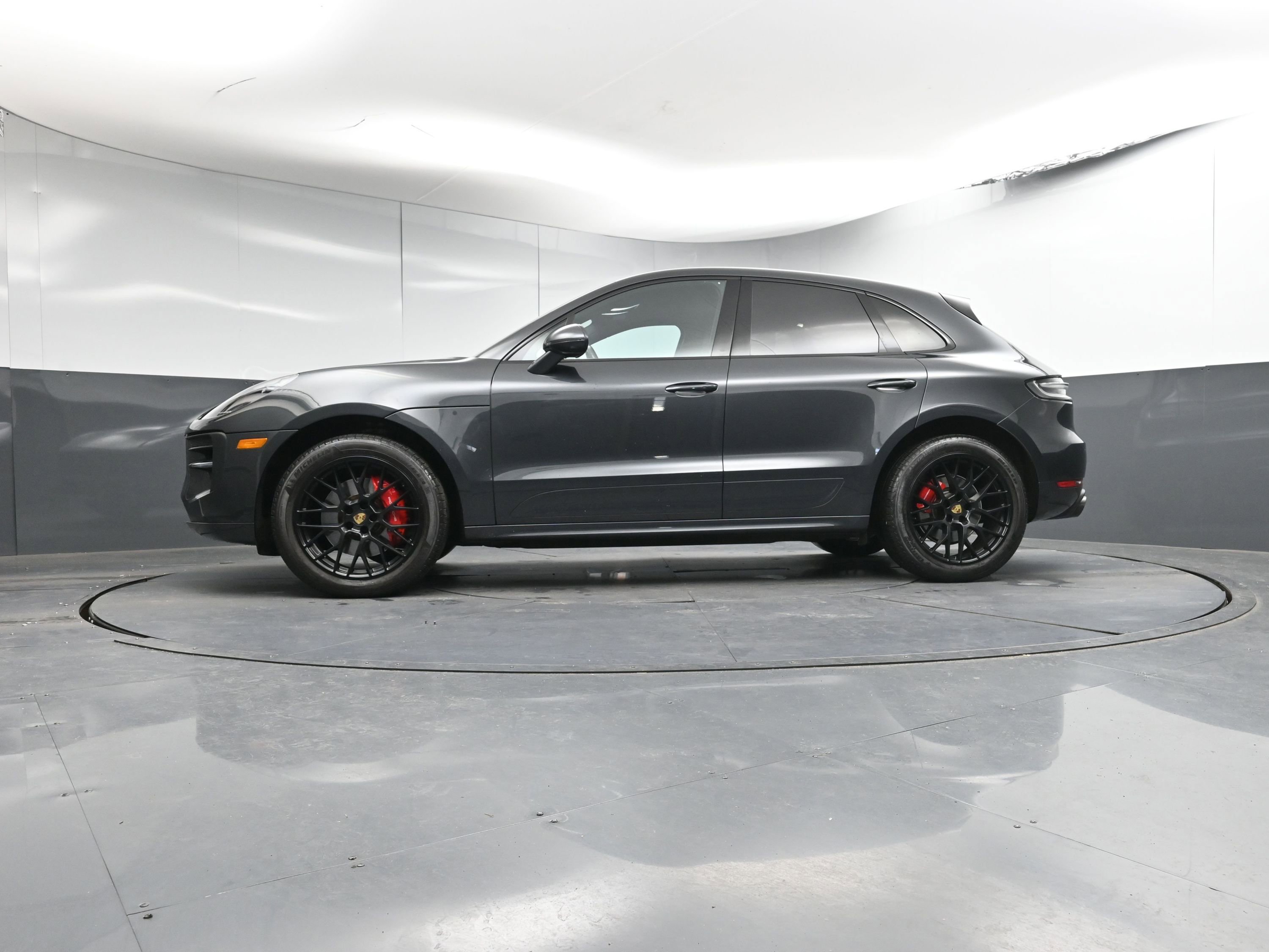 Certified 2021 Porsche Macan GTS image 31