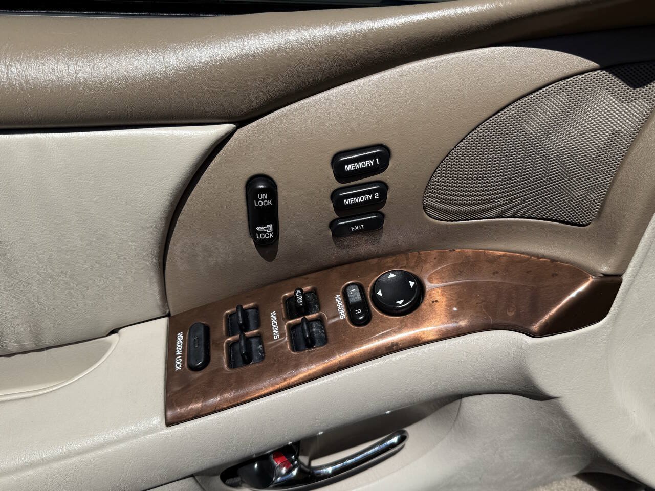 Used 2004 Buick Park Avenue w/ Prestige Feature Package FWD image 30
