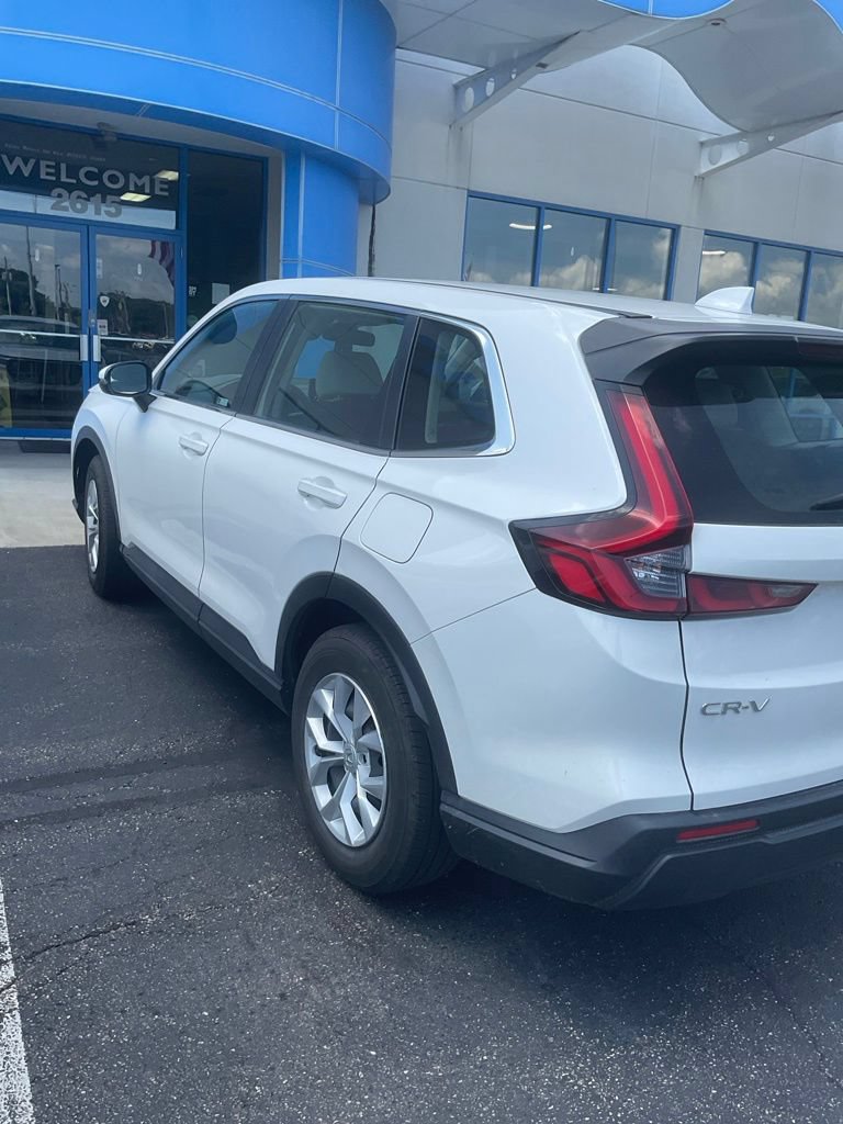 Used 2023 Honda CR-V LX image 3