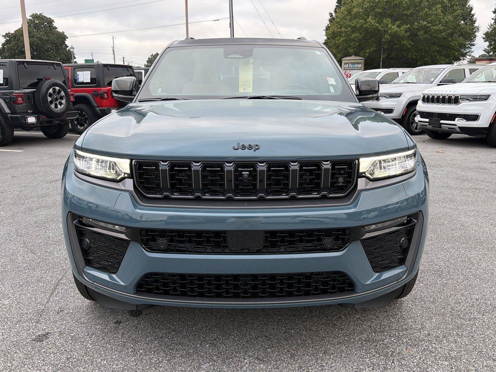 Used 2026 Jeep Grand Cherokee L Summit w/ Obsidian Package AWD/4WD image 3