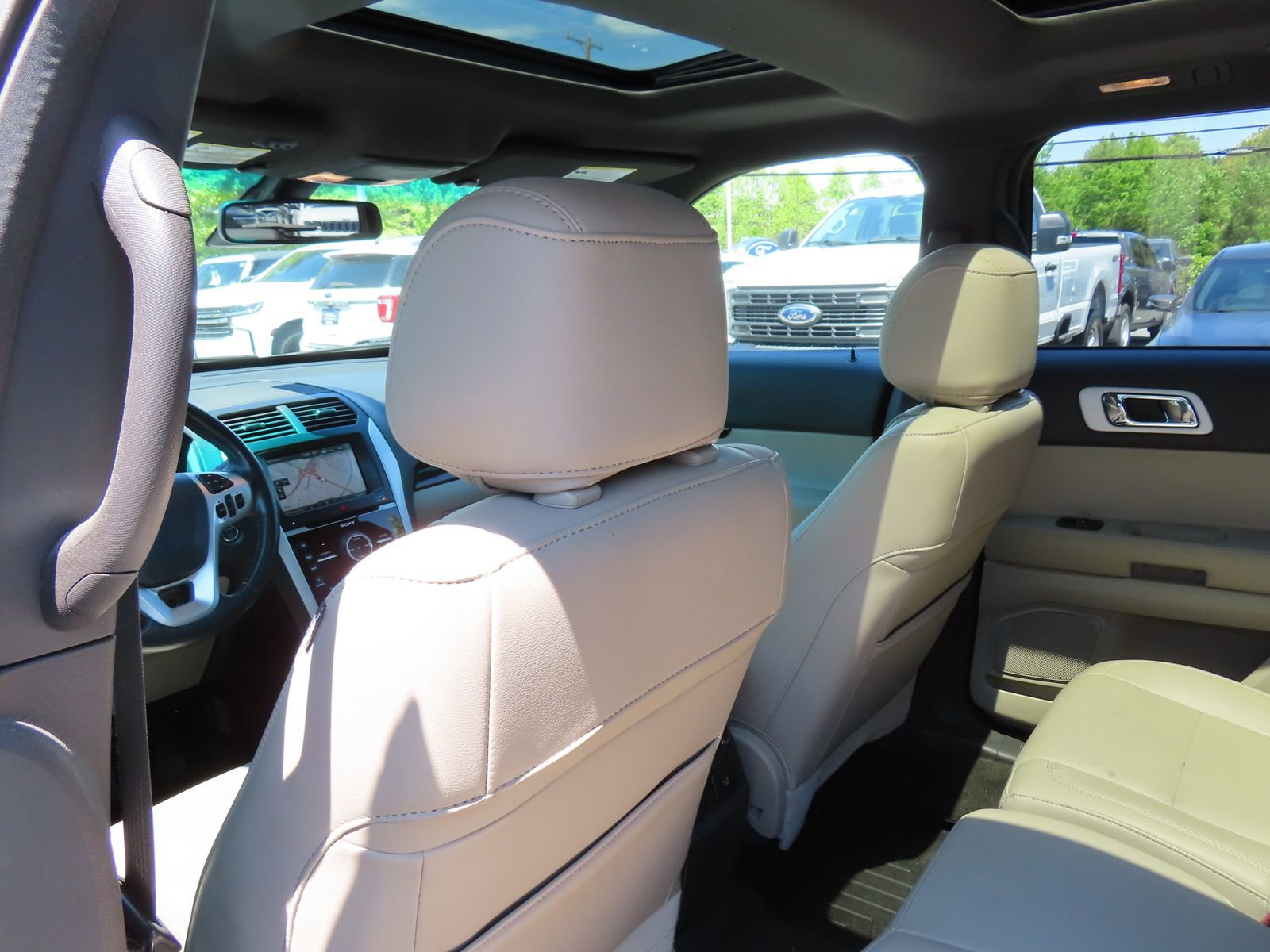 Used 2015 Ford Explorer Limited w/ Equipment Group 302A AWD/4WD image 31