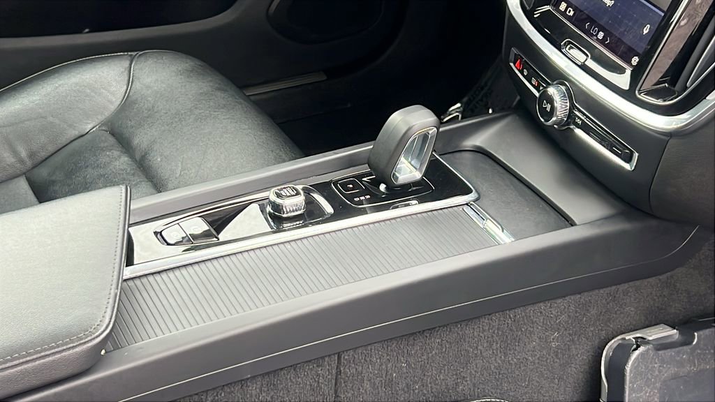 Used 2024 Volvo S60 B5 Core image 12