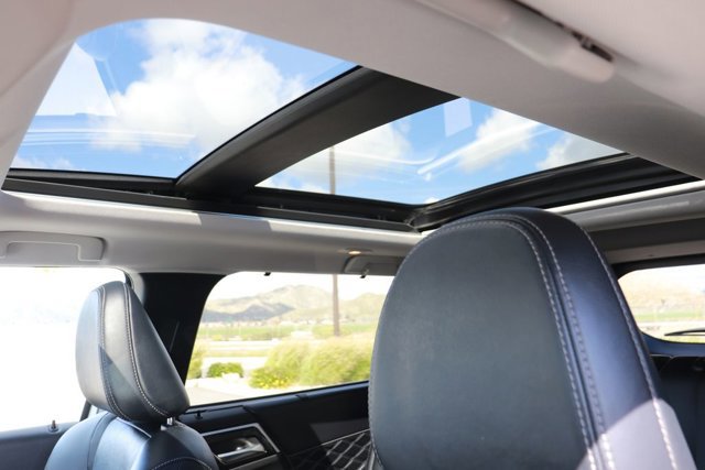 Used 2024 Mitsubishi Outlander 4WD Plug-In Hybrid image 31