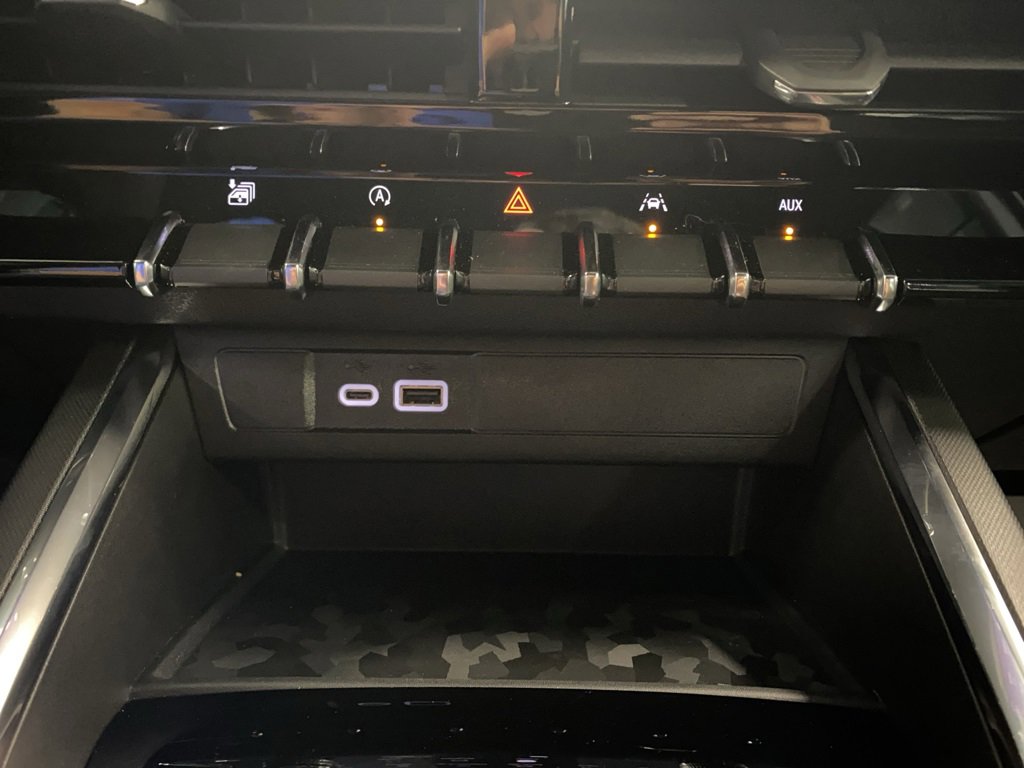 New 2025 GMC Canyon Elevation w/ Convenience Package image 32