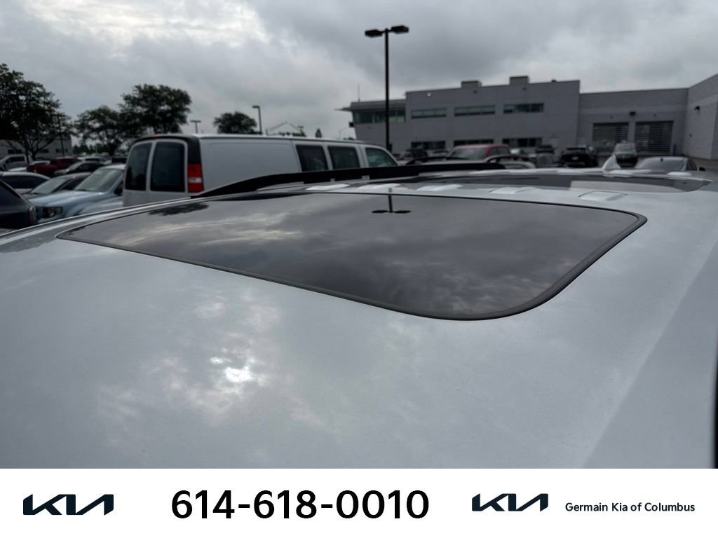 Used 2018 Chevrolet Traverse Premier w/ Redline Edition AWD/4WD image 7