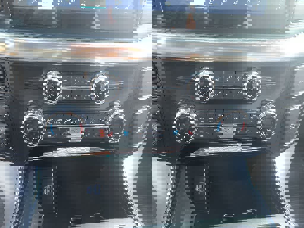 Used 2021 Ford F150 4x4 SuperCrew image 19