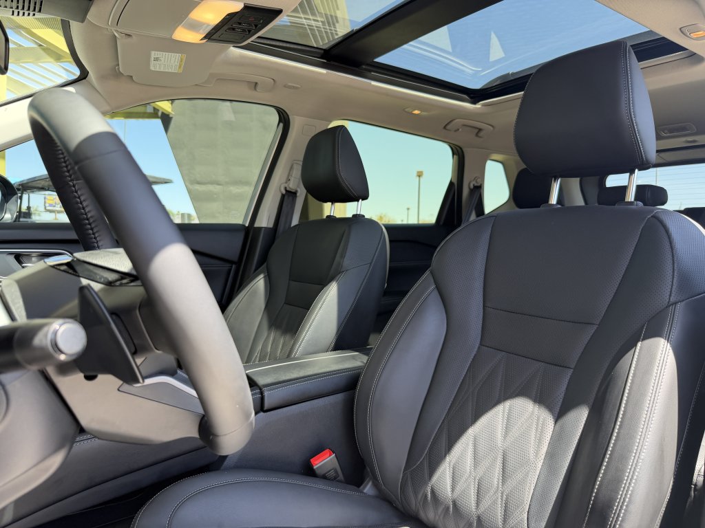 Used 2025 Nissan Rogue Platinum FWD image 32