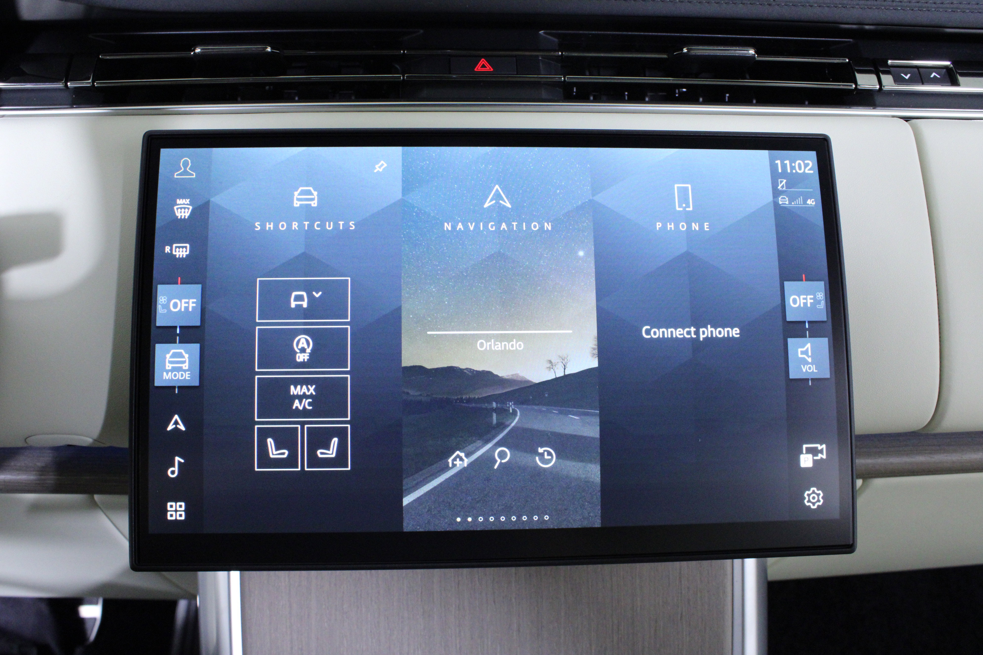 New 2026 Land Rover Range Rover Long Wheelbase SE image 20