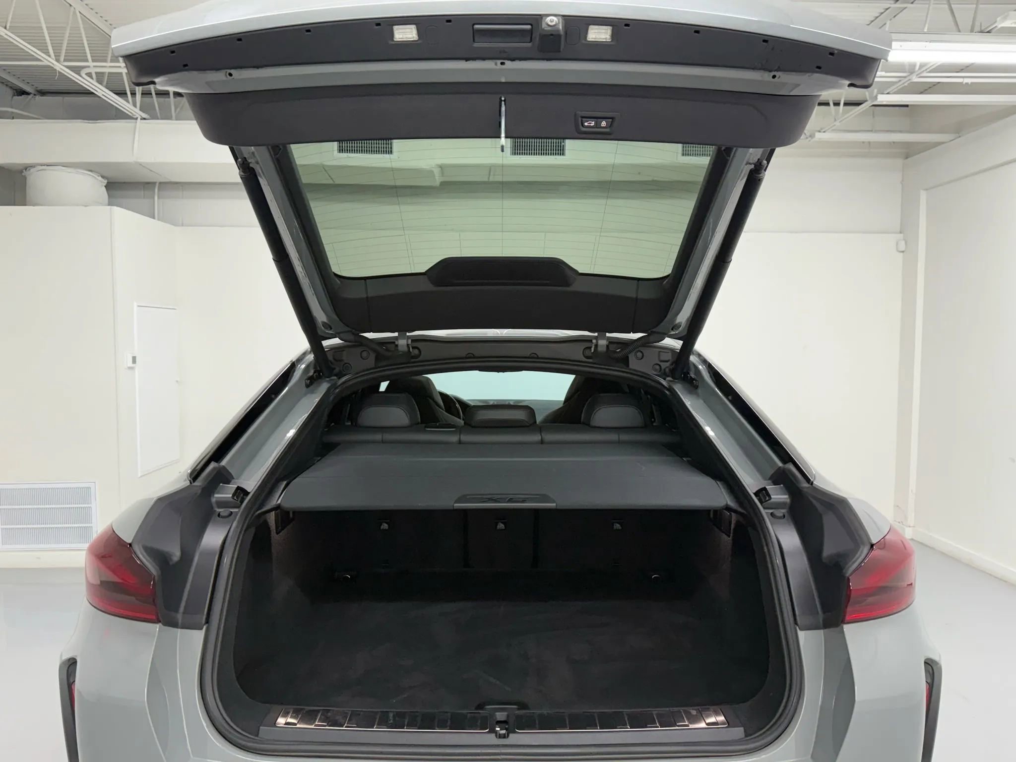 Used 2021 BMW X6 M w/ Competition Package image 35