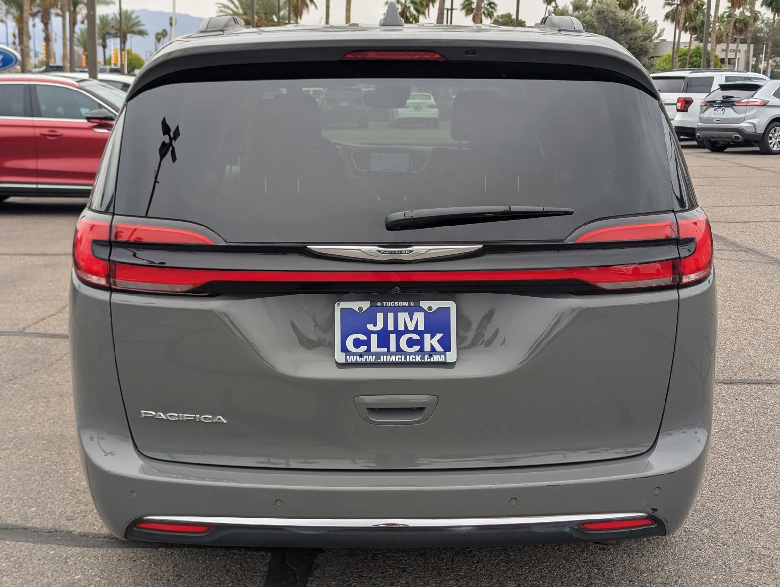 Used 2022 Chrysler Pacifica Touring-L FWD image 3