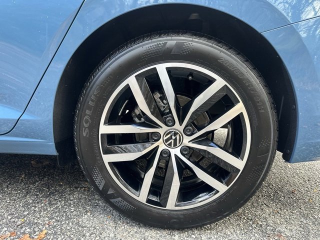 Used 2025 Volkswagen Jetta SE image 28