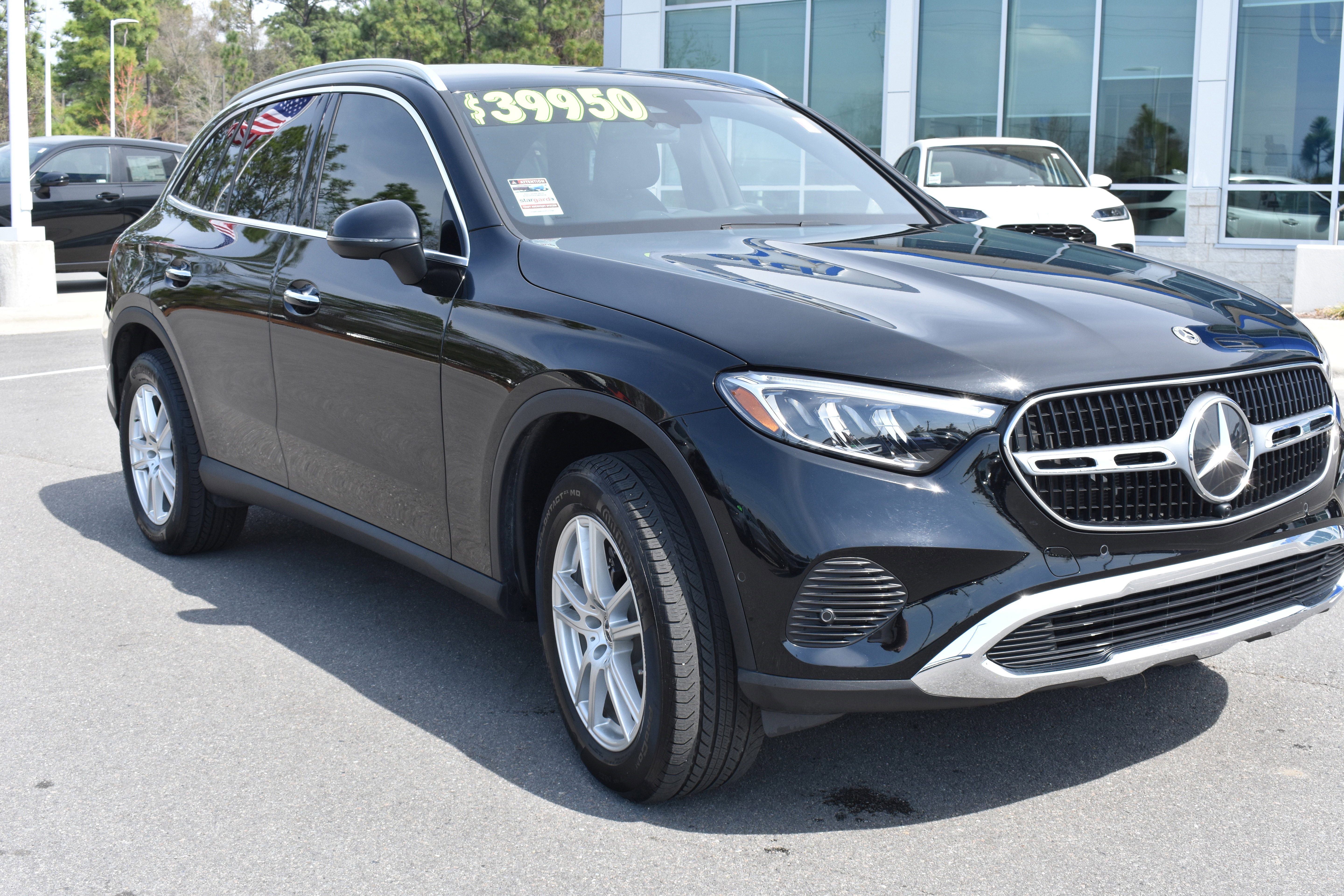 Used 2023 Mercedes-Benz GLC 300 4MATIC image 3