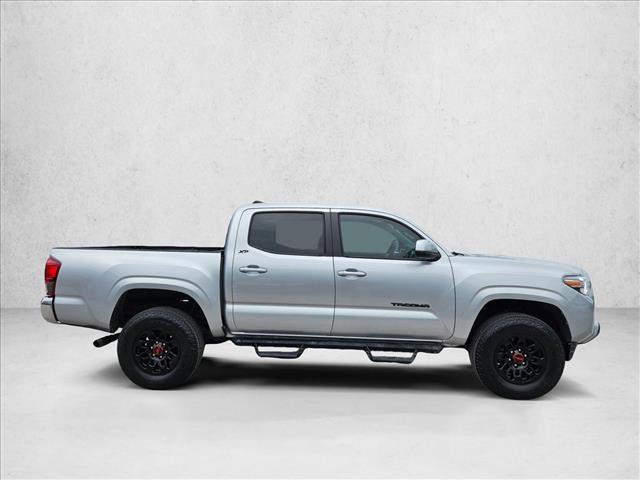 Used 2022 Toyota Tacoma SR5 RWD image 4