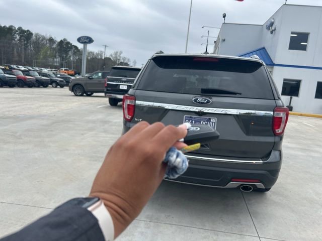 Certified 2018 Ford Explorer XLT w/ Equipment Group 202A image 4