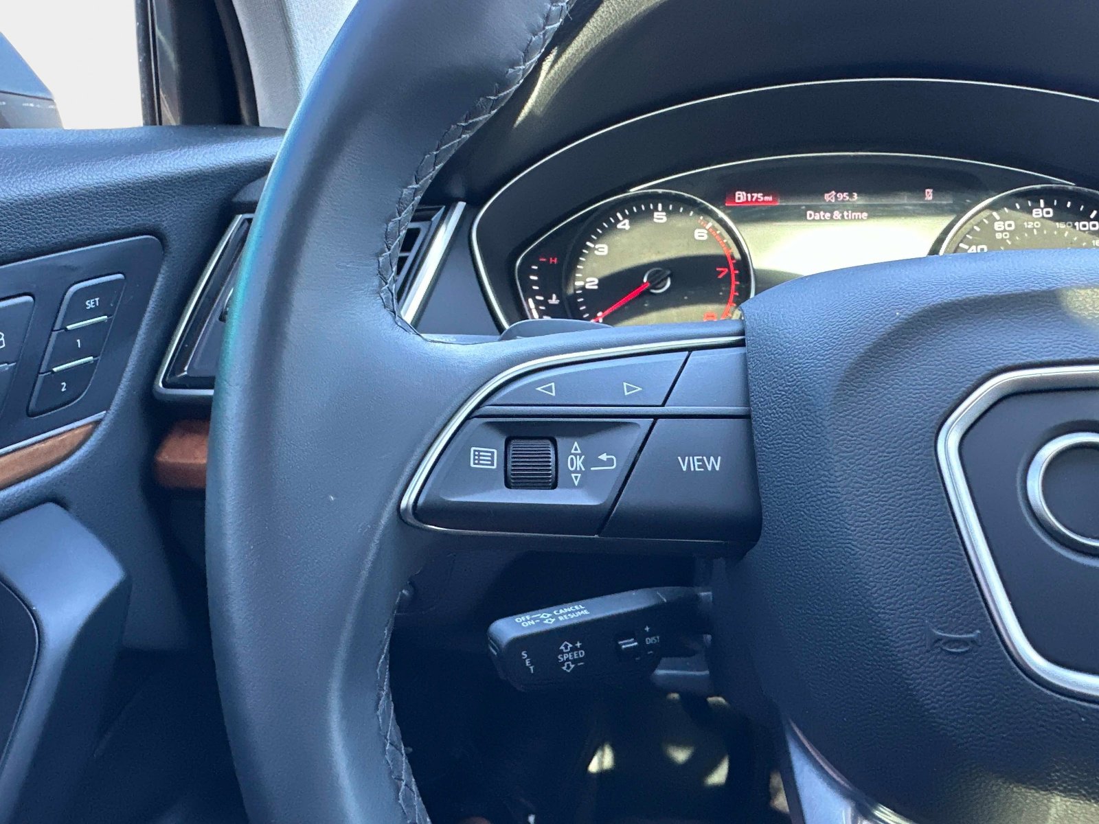 Used 2023 Audi Q5 2.0T Premium w/ Convenience Package image 30