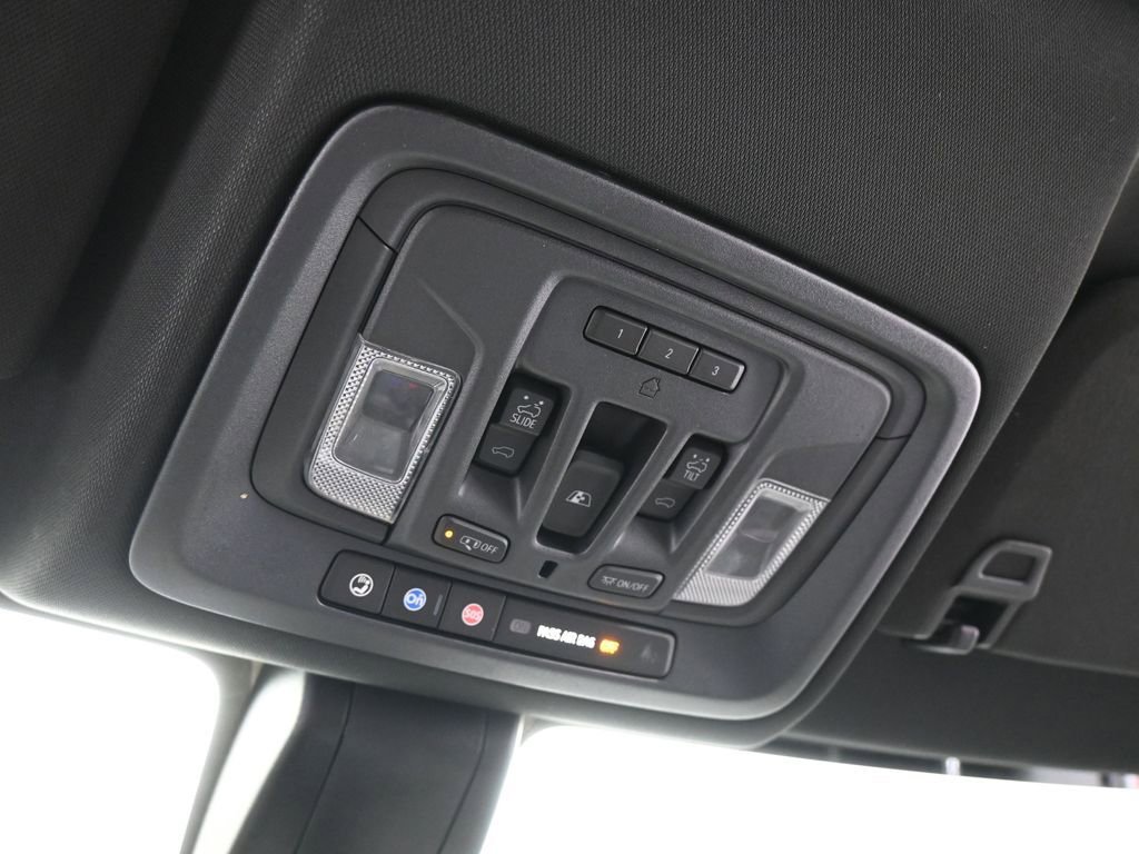 Used 2023 Chevrolet Silverado 3500 High Country AWD/4WD image 25