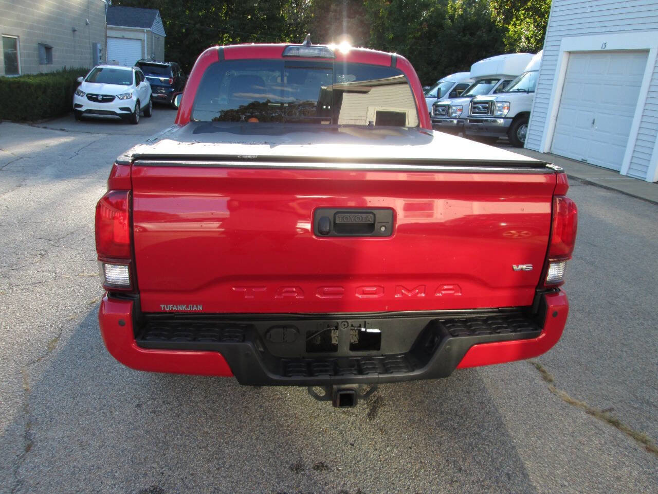 Used 2019 Toyota Tacoma TRD Off-Road image 9