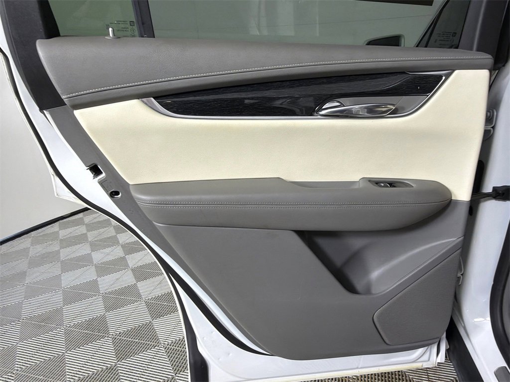 Used 2020 Cadillac XT6 Premium Luxury image 23