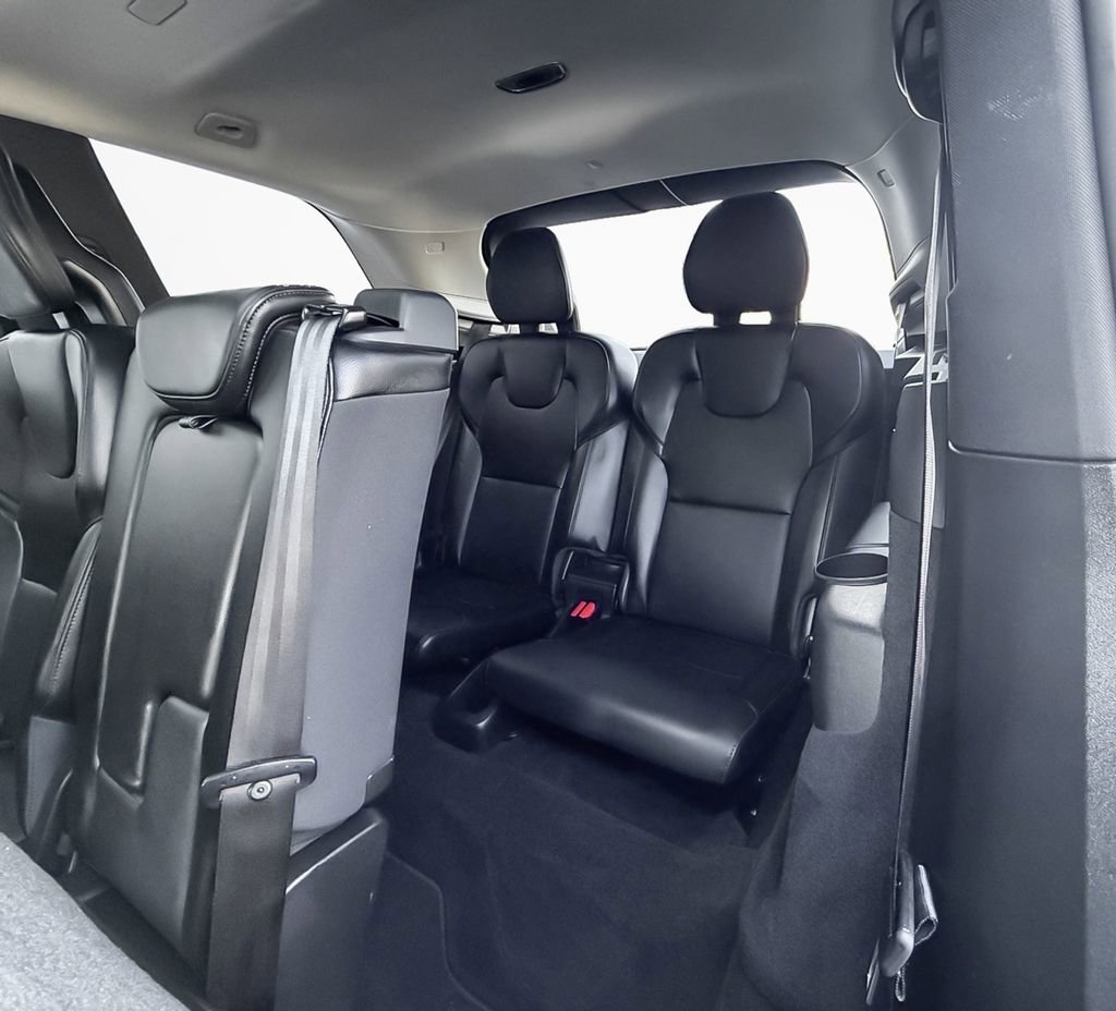 Used 2021 Volvo XC90 T5 Momentum image 14
