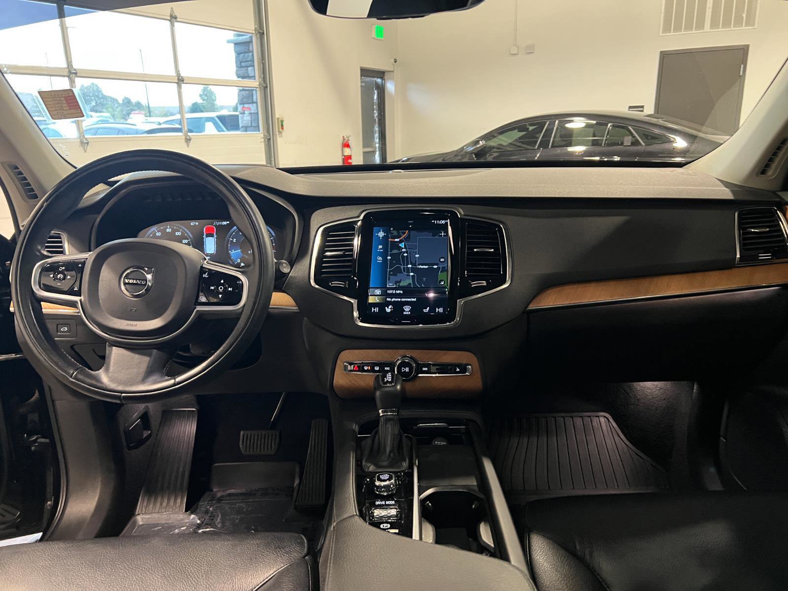 Used 2021 Volvo XC90 T6 Momentum image 30