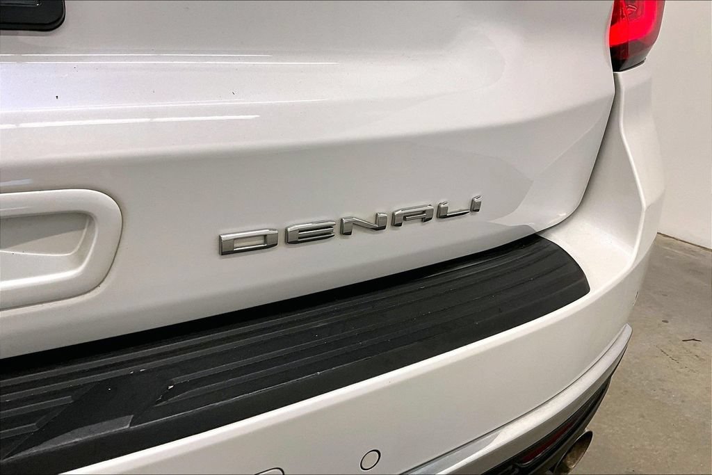 Used 2022 GMC Yukon Denali w/ Denali Premium Package AWD/4WD image 24