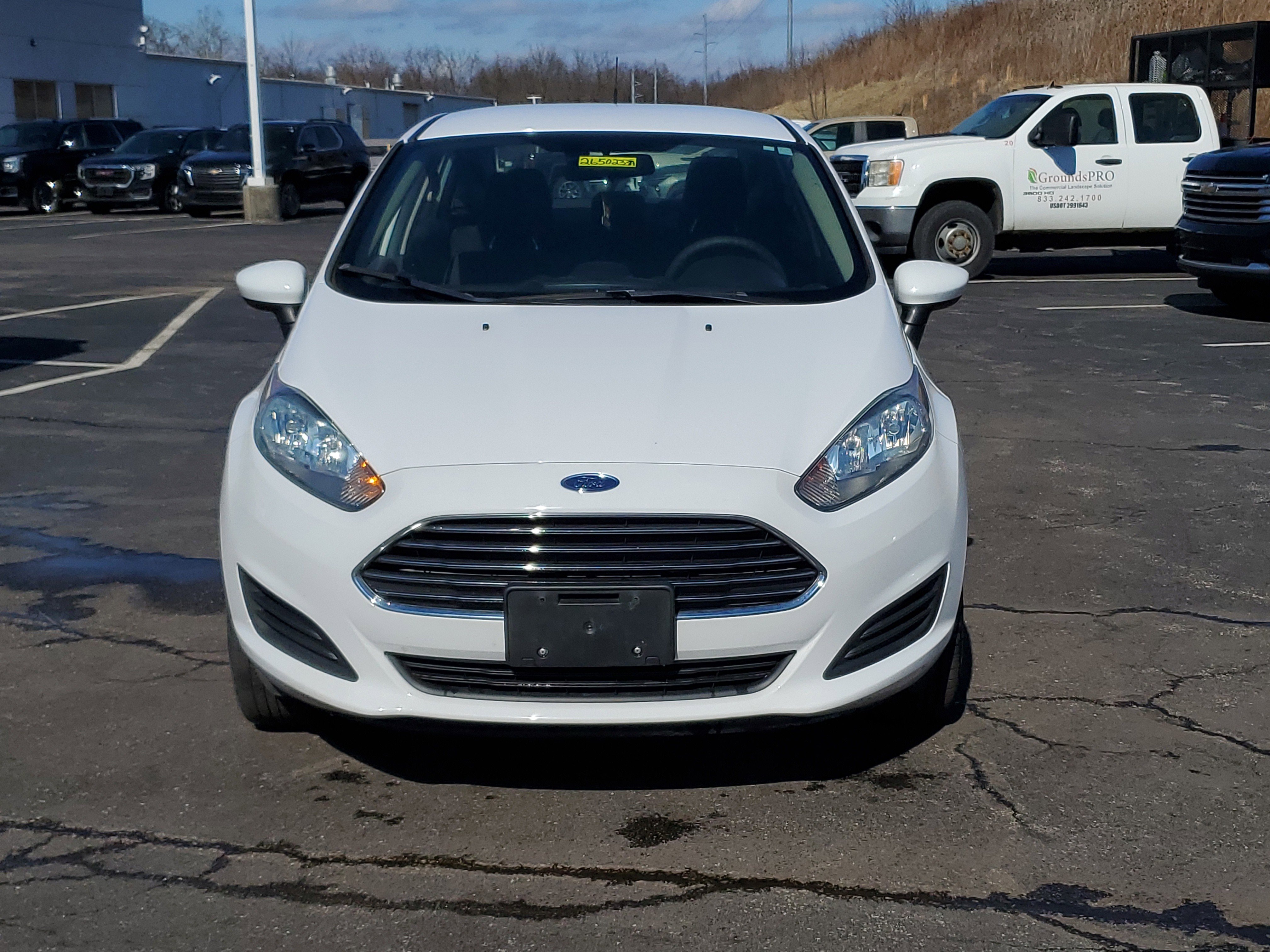 Used 2019 Ford Fiesta SE image 2