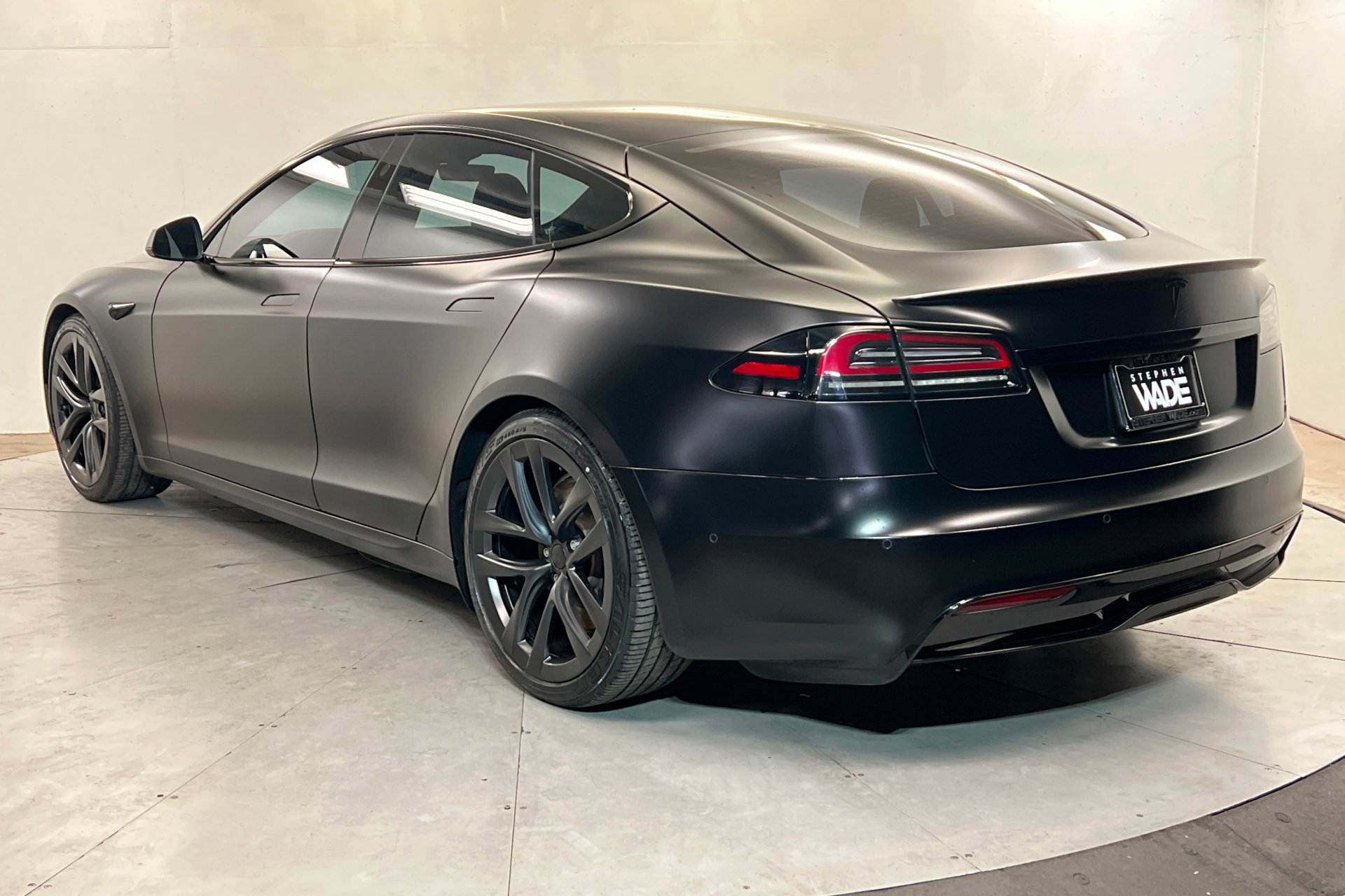 Used 2022 Tesla Model S Plaid AWD/4WD image 3