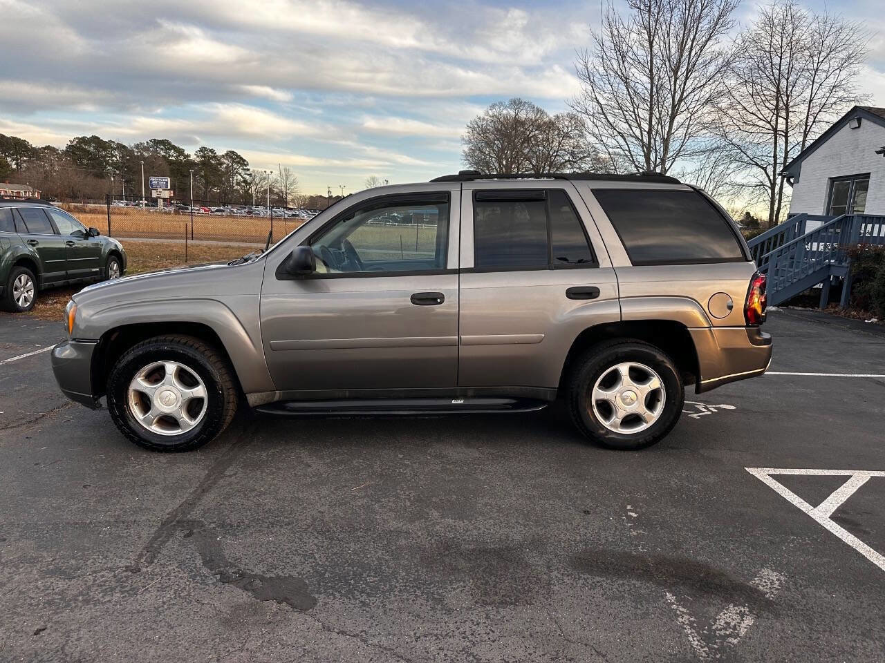Used 2008 Chevrolet TrailBlazer 2WD w/ Smoker's Package image 5