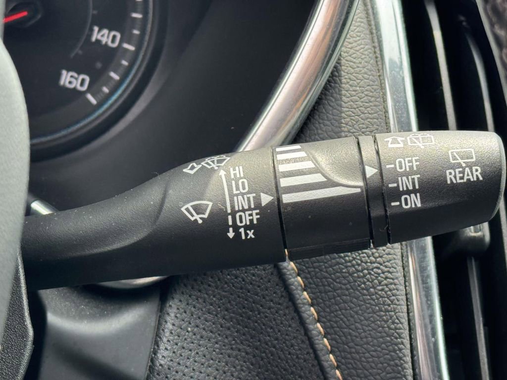 Used 2023 Chevrolet Equinox Premier AWD/4WD image 25