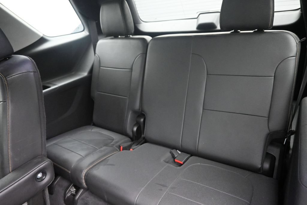 Used 2021 Chevrolet Traverse RS FWD image 15