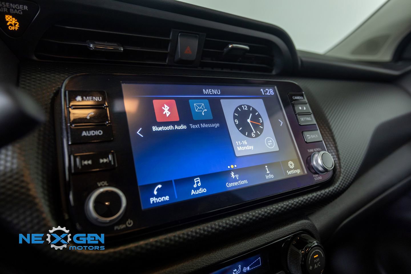 Used 2022 Nissan Kicks SV FWD image 18