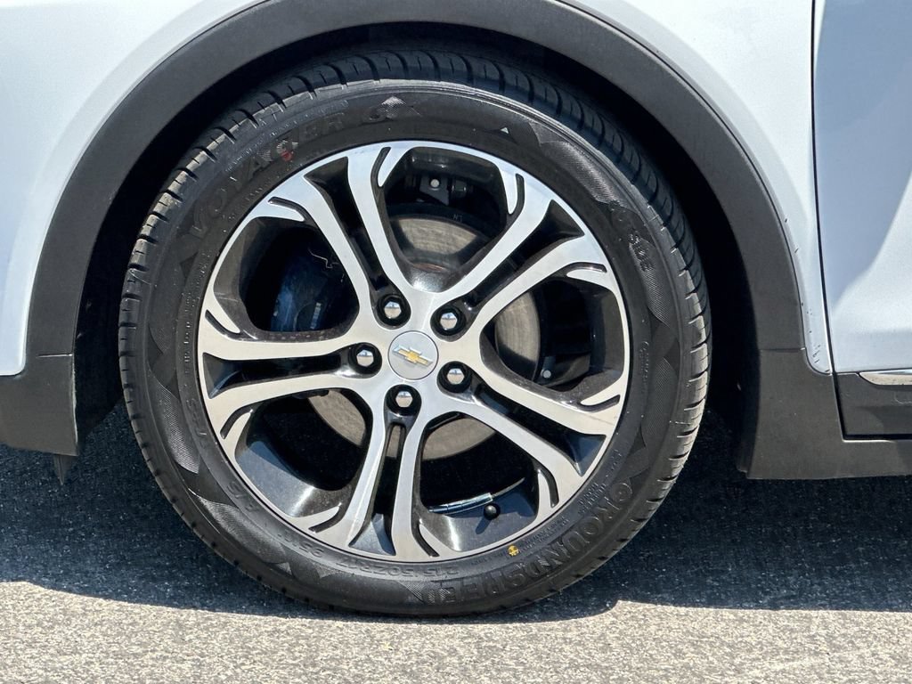 Used 2017 Chevrolet Bolt Premier w/ Driver Confidence II Package FWD image 24