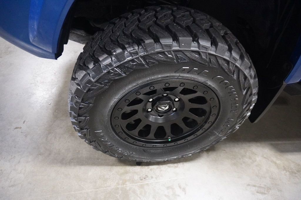 Used 2016 Toyota Tacoma TRD Sport image 16