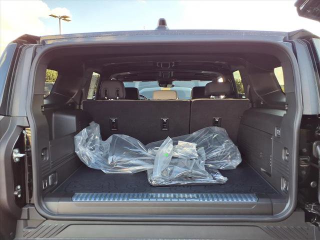 New 2026 GMC Hummer EV SUV image 22