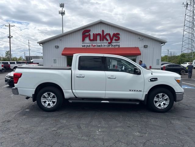 Used 2017 Nissan Titan SV AWD/4WD image 2